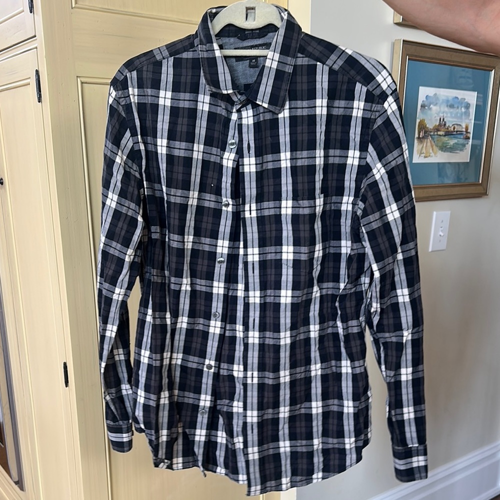 Banana Republic Black and White Casual Button Down Shirt